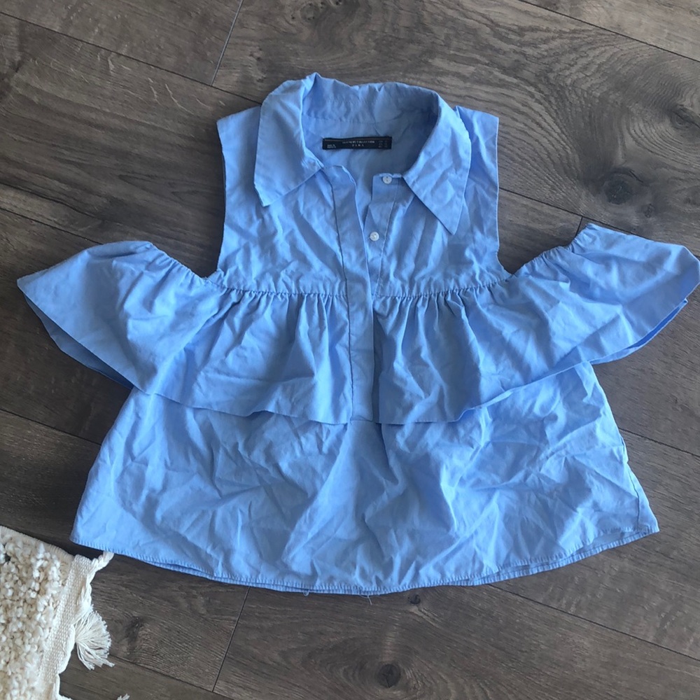 Cut out shoulder Top